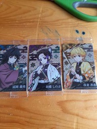 鬼滅之刃威化餅卡 裏面含有更多不同的卡
