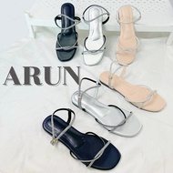 รองเท้าแฟชั่น แบรนด์ ARUN รุ่น AR2028 รองเท้าแตะ ดีไซน์รัดข้อปรับระดับได้