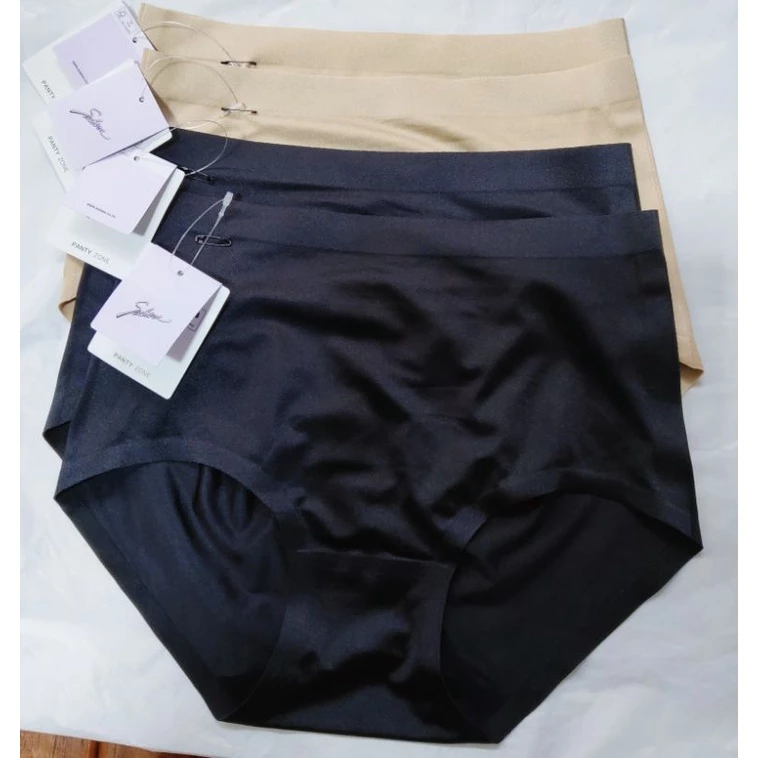 Sabina กางเกงชั้นใน  Panty Seamless เนื้อผ้าเงา มัน  แน่น กระชับ รหัส SUZ3502