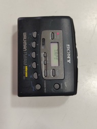 SONY WM-FX403 正常可以用磁帶播放機(已換全新皮带）。自動反帶。有收音功能。有時間及鬧鐘功能等。可以試機。滿意才交易一