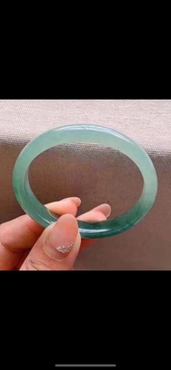 冰種 天然翡翠 緬甸 A玉 玉鐲 • 冰種油青翡翠貴妃鐲