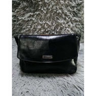 Glossy leather Flap Baguette Bag