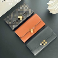 1 Zipper Bag, 2 Corners Support Partition, 1 Flat Pocket, 12 Card Slots.Long Wallet Style Number: C1
