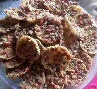 peyek kacang tanah bulat mini kemasan ssetengah kilo