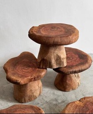 小店推介：老香樟木原生態蘑菇型矮凳～花架～選用天然老香樟木打造，原始自然木紋，散發大自然清香木味～接受訂製呎吋40x43x36cm