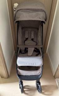 Nuna TRVL lx Cedar 豪華版自動收摺嬰兒推車 
