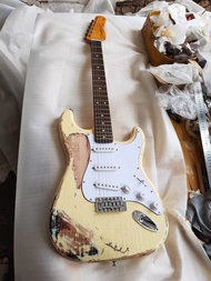 Relic Aged Fender Stratocaster Cream Electric Guitar Natral Mahogany Wood Body 21 Frets Vintage NeckChrome Hardware