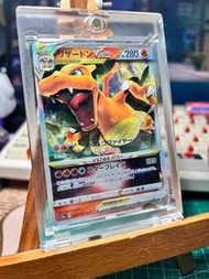［成品/作品展示］ Ptcg  卡雕  噴火龍 v star 正版卡 純手工                                        緋紅薄霧天地萬物 古代咆哮未來閃光狂野之力異