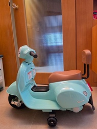 Vespa 電動車 需自行換電池