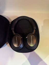 Bowers & Wilkins Px8
