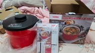 跟一款自家製食譜 新返現貨 限一個 典雅高貴 紅色  red Thermos 膳魔師 4.3l真空煲 燜燒鍋 燜煮烹調器 跟一款自家製食譜 日本直送 全新品   有意油塘即取  KBJ-4502