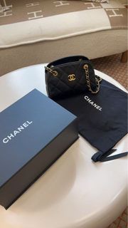 Chanel 黑色荔枝紋金球鏈帶手袋