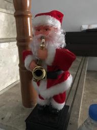 傳統 聖誕節 紅白色衣服 動畫公仔 聖誕老人 聖誕老公公 薩克斯管 薩克斯風 電池供電 會亮燈 有音樂 音樂盒 會唱歌