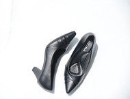 รองเท้าเเฟชั่นผู้หญิงเเบบคัชชูส้นปานกลาง No. 688-44 NE&amp;NA Collection Shoes