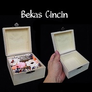 RING BOX USED GIFT BOX USED GIFT BOX BOX BOX USED WEDDING RING/ SQUARE RING BOX/