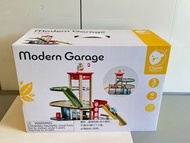 全新Classic world Garage停車場玩具
