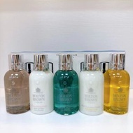 Molton Brown摩頓布朗 沐浴洗髮五件套裝100ml*5（大黃玫瑰沐浴露+大黃玫瑰身體乳+海岸柏樹沐浴露+印度水芹護髮素+印度水芹洗髮水）