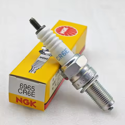 1pcs Original NGK Motorcycle Spark Plug CR6E 6965 Adapt To ARCTIC CAT 400 2X4 4X4 500 700 FIS MASSEY
