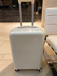 廉航優選特價：20 吋行李箱 20 inch luggage 55 x 34 x 22cm