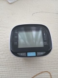 手腕式電子血壓計