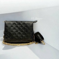 LV Coussin PM黑小羊皮壓紋肩背包M21260