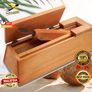 Kukur Coconut Wood / Metallogy Coconut Grater / Coconut Shaver Scraper / Coconut Grater / Coconut Gr