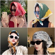 Multifunctional Square Silk Scarf 70 * 70cm Fashion Decoration