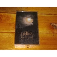 Wędrujący Wiatr - Tam, Gdzie Miesiąc Opłakuje Świt ( Tape sticker on shell)