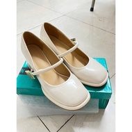 Pass lady's shoes size 38