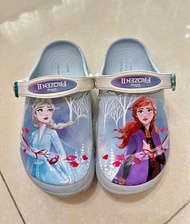 Crocs Frozen Elsa &amp; Anna 鞋連2個裝飾扣