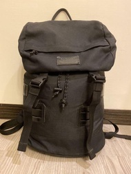 Burton登山/筆電後背包 18L