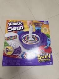 動力沙 Kinetic Sand Deluxe Swirl 'N Surprise 玩具套裝