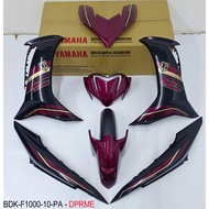 COVERSET LCV8 MERAH SE 2025 BDK-F1000-10-PA DPRME YAMAHA 135LC Fi V8 ORIGINAL HLY