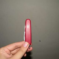 維氏瑞士刀 VICTORINOX 紅色中型 (二手 美)