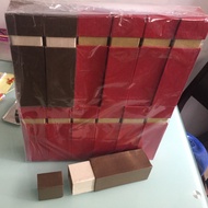 Cake box size 22x6x6 cm hard box thick material. Suitable for contemporary legit roll. Very luxuriou