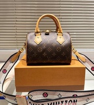 2️⃣星期到貨‼️ Lv speedy20手袋 最新款刺繡肩帶 枕頭包 老花手提單肩斜挎包