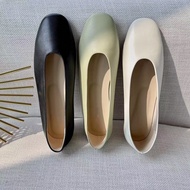 DANDT2022 Round Toe Flat Comfortable Daily Commuter Style Upper Foot Slimmer Look Classy Lightweight