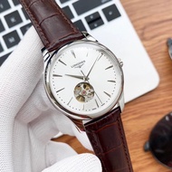 Real Shooting
Brand: Langqin-LONGINES   
Type: [Cool] Men's Watch
Case: 316 Stainless Steel (High Qu