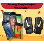 Nike Junior Football Goalkeeper Gloves