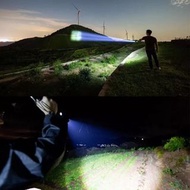 2000流明高功率XHP50 LED可充電手電筒2000 Lumen High Power XHP50 LED Rechargeable Torch