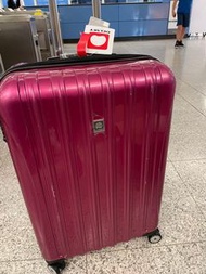 Delsey 30 inch expandable lugguage Delsey 30寸可擴展行李箱旅行箱 with TSA lock