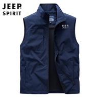 JEEP Jeep เสื้อกั๊กของผู้ชายใหม่เสื้อผ้าลำลองกลางแจ้งเสื้อคาร์ดิแกนขนาดใหญ่เสื้อแจ็คเก็ตตกปลาแบบลำลอ