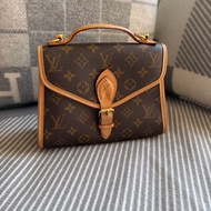 Lv  Ivy 復古郵差包