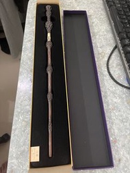 賣東京哈利波特影城，接骨木杖