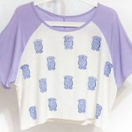 女裝 莫代爾涼感拼色Tee 棒球上衣 印度木刻印短版上衣-貓頭鷹