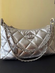 Channel 銀色餃子包