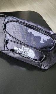 The North Face 腰包 （黑底迷彩）