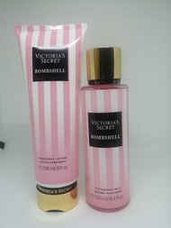 ORIGINAL REJ BOMBSHELL 2 IN 1 VICTORIAS@SECRET LOTION SET WITH VS PAPER BAG