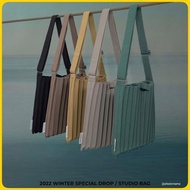 🇰🇷 韓國代購 🇰🇷[ Pleats Mama Winter Studio Bag ]