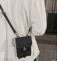 PRADA 男女通用橫版豎版相機包 手機包 胸前包